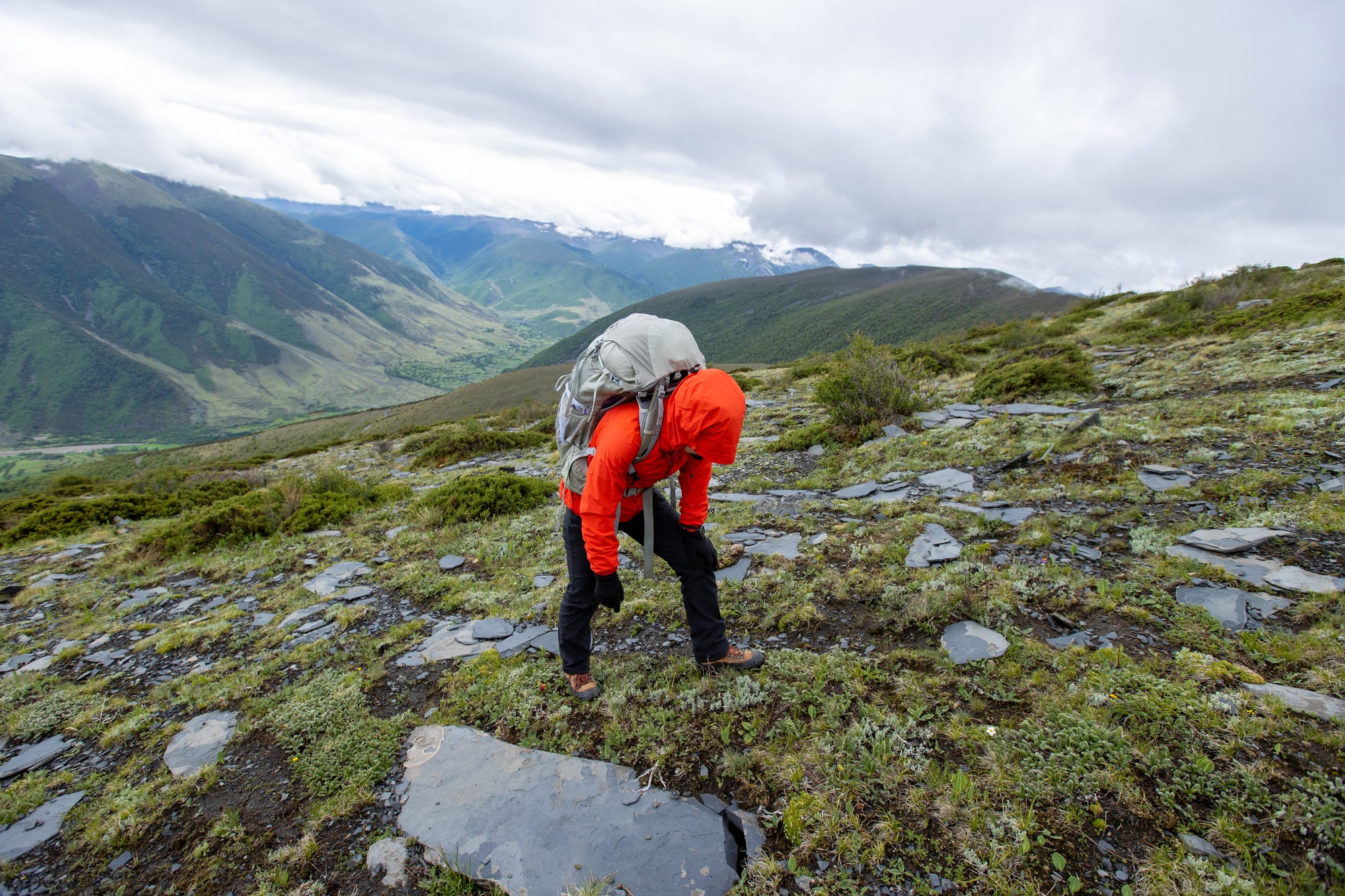 Hiking in High Altitude Conditions: A Comprehensive Guide